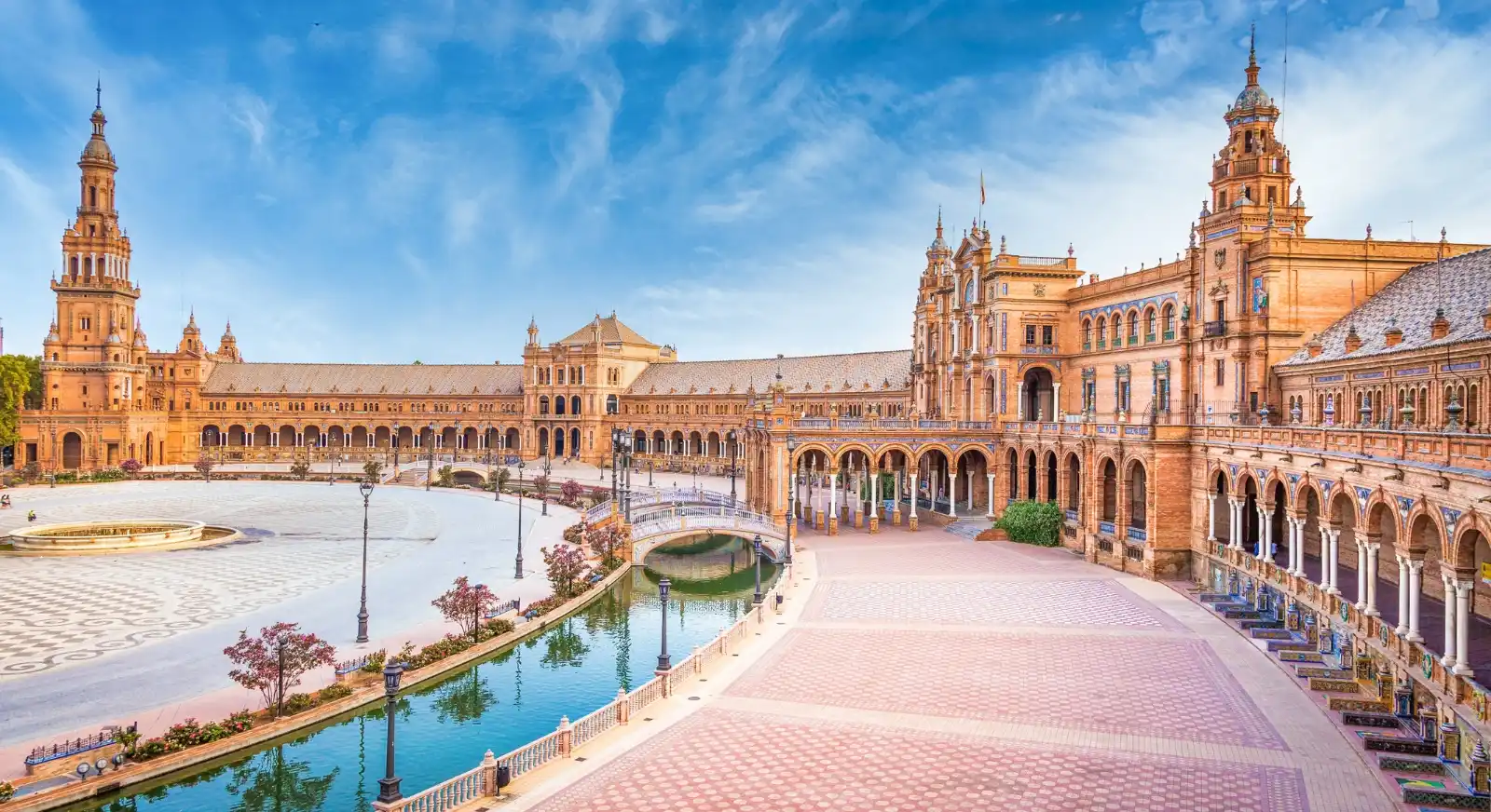 Plaza-de-Espana-Plaza-in-Seville-Spain-IML-Travel