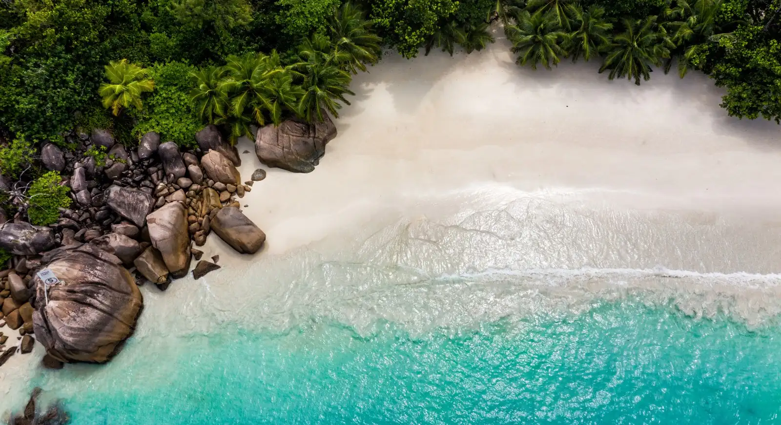 Anse-Lazio-Beach-in-the-Seychelles-IML-Travel