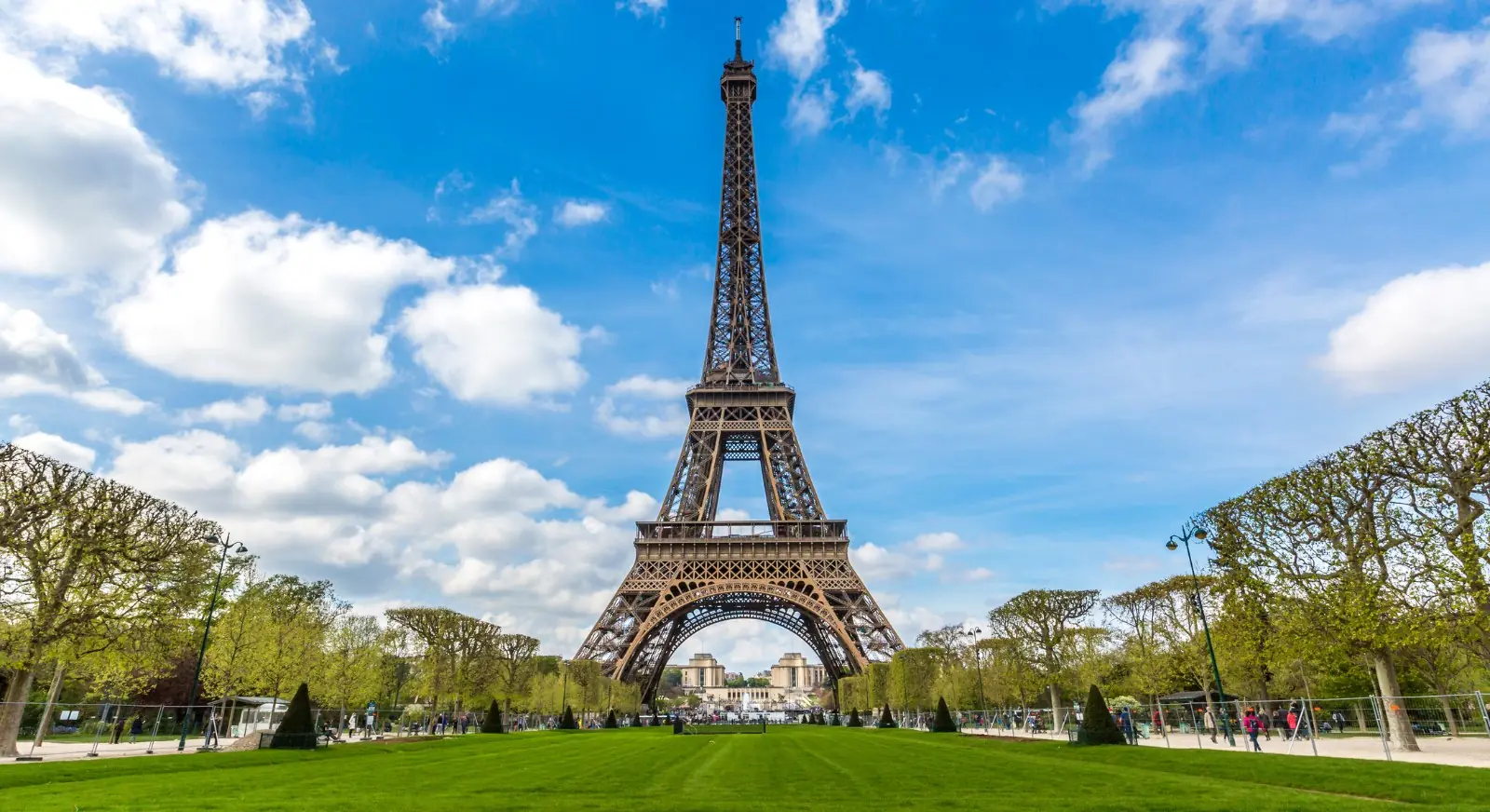 Eiffel-Tower-Paris-IML-Travel