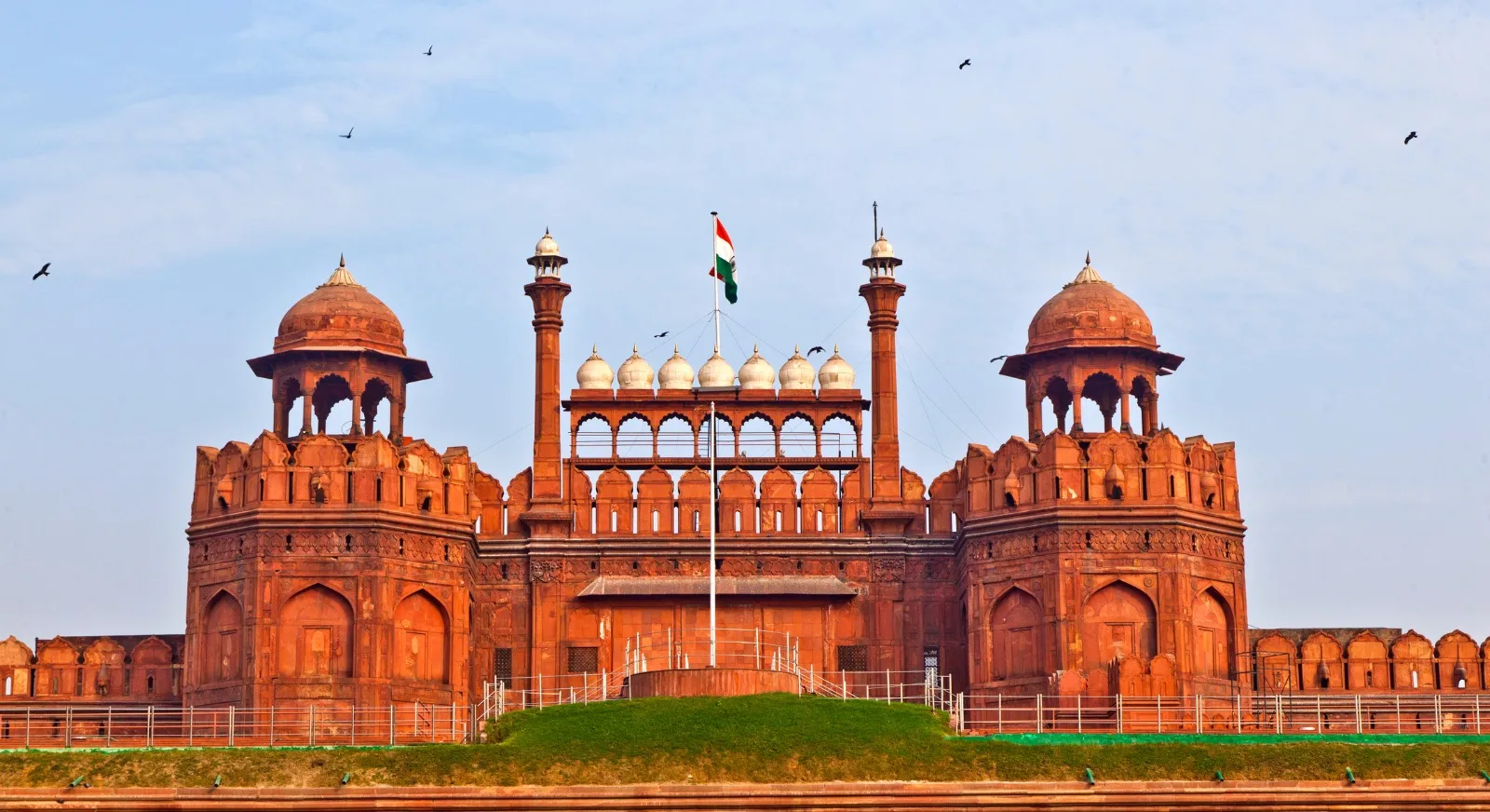 Evening-View-Red-Fort-Delhi-IML-Travel