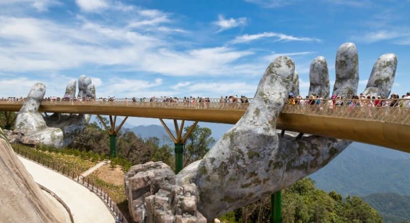 Golden-Bridge-Pedestrian-bridge-in-Vietnam-IML-Travel