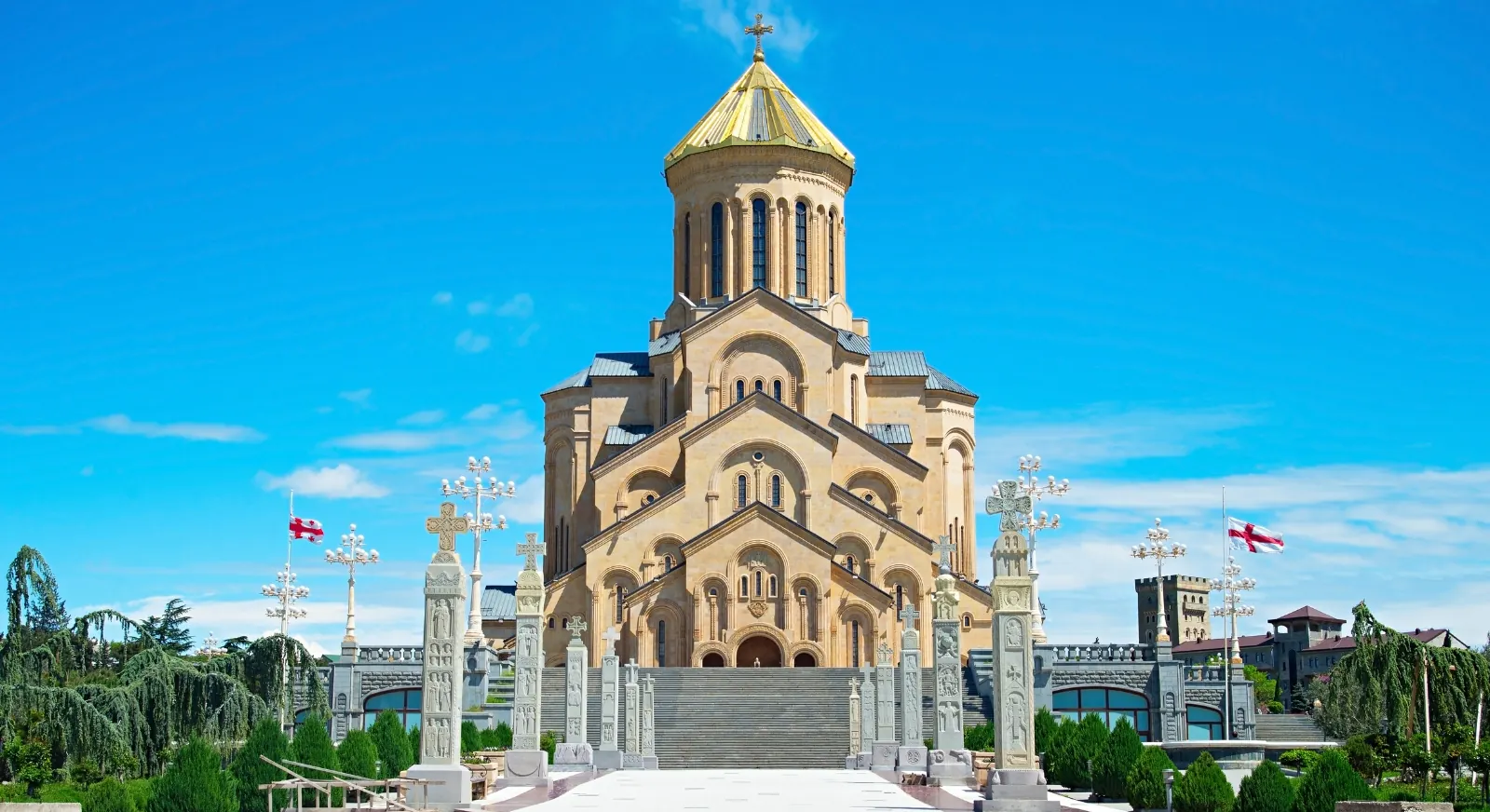 Holy-Trinity-Cathedral-of-Tbilisi-IML-Travel