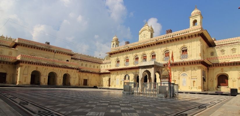 Kanak-Bhawan-Hindu-Temple-Ayodhya-Uttar-Pradesh-IML-Travel