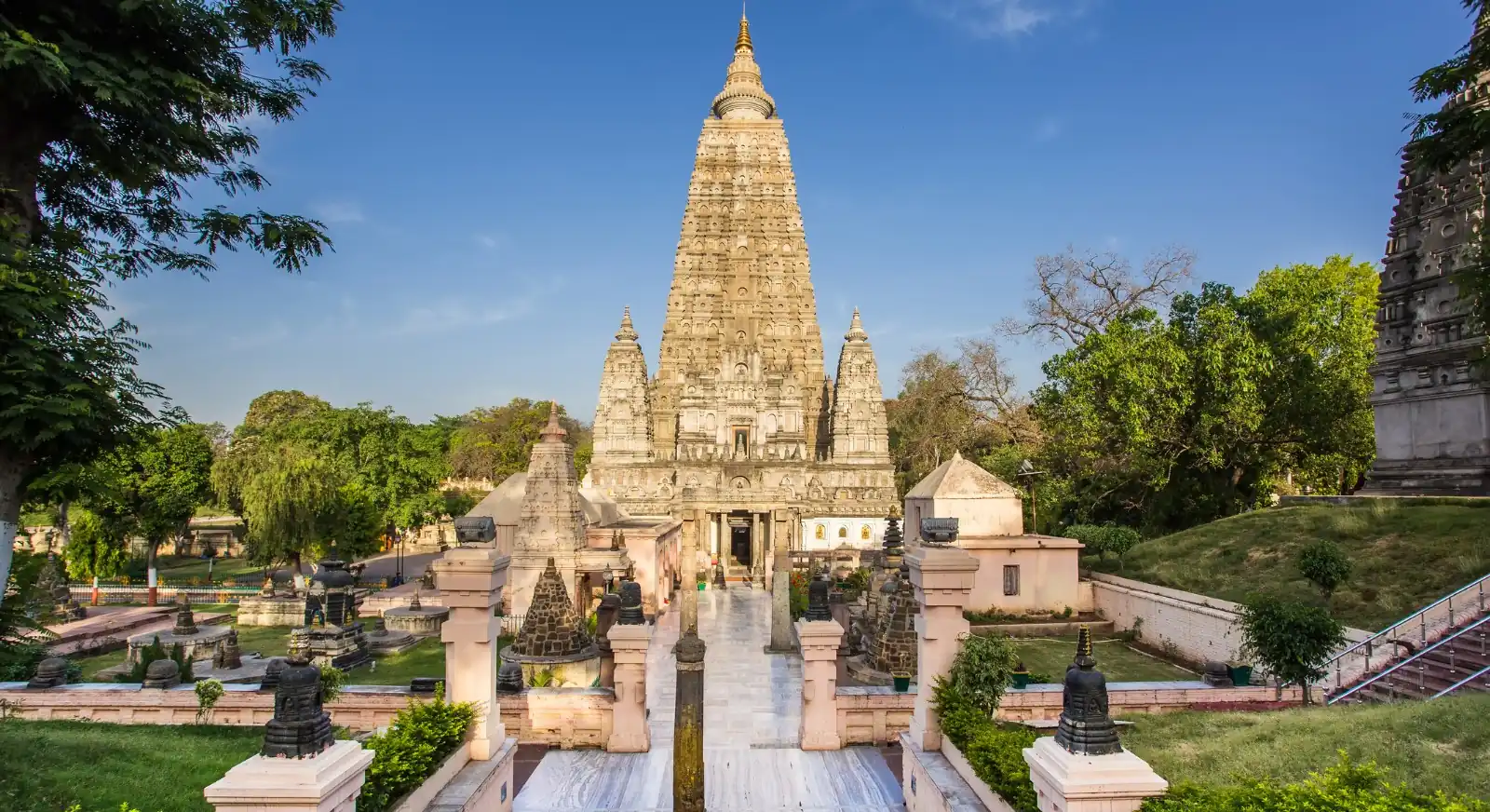 Mahabodhi-Temple-Bodh-Gaya-IML-Travel