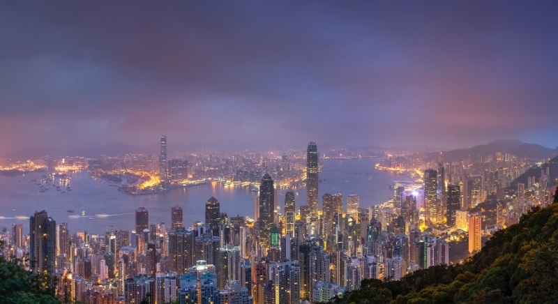 Night-Victoria-Peak-Hong-Kong-IML-Travel