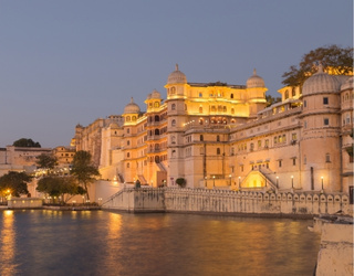 Night-View-City-Palace-Museum-Udaipur-Rajasthan-IML-Travel