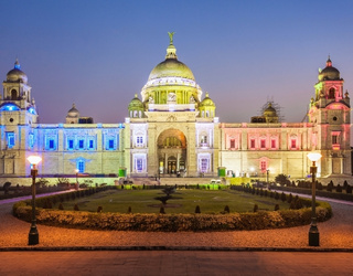 Night-view-of-Victoria-Memorial-Kolkata-West-Bengal-IML-Travel