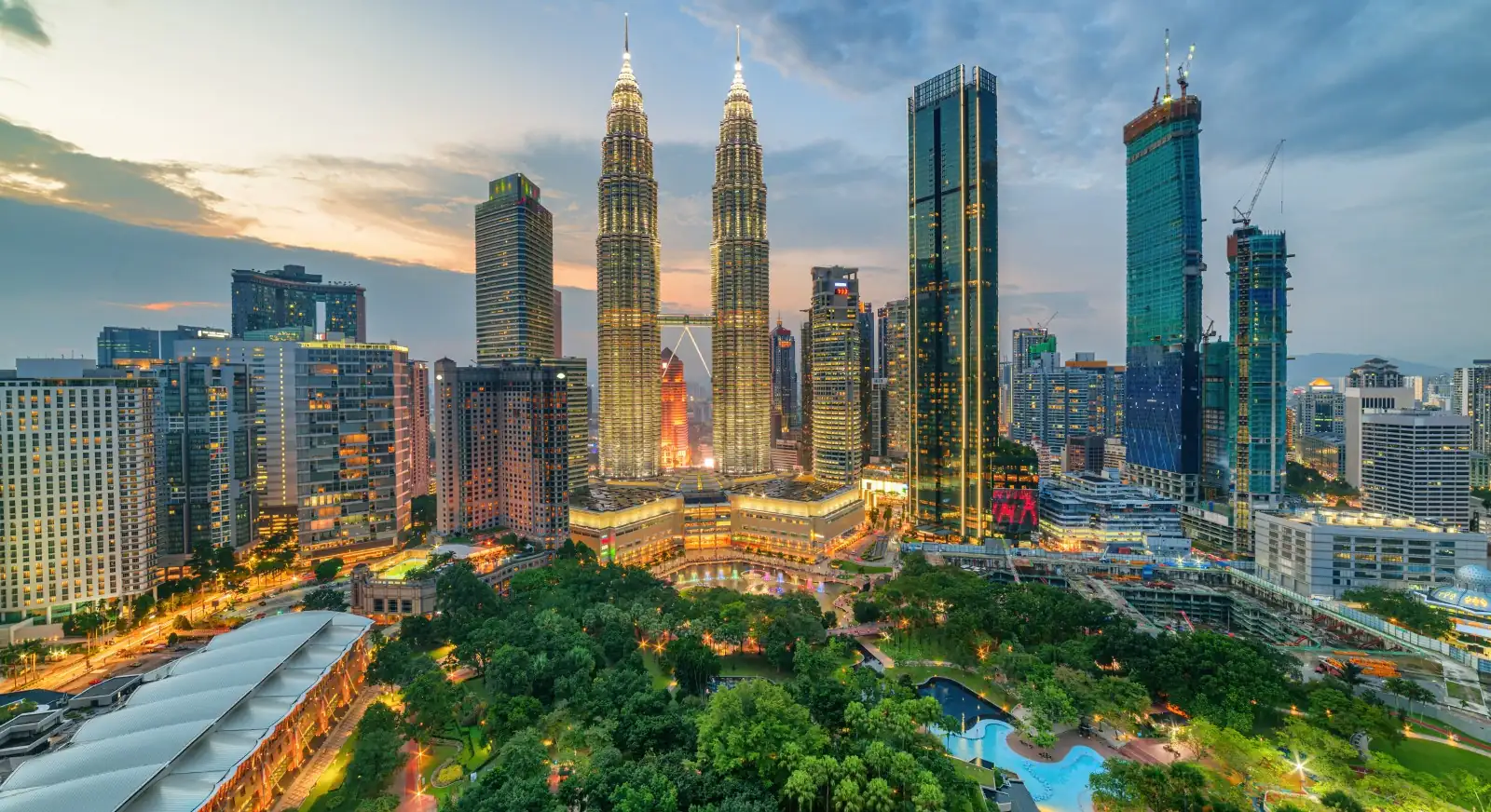 Petronas-Twin-Towers-Malaysia-IML-Travel
