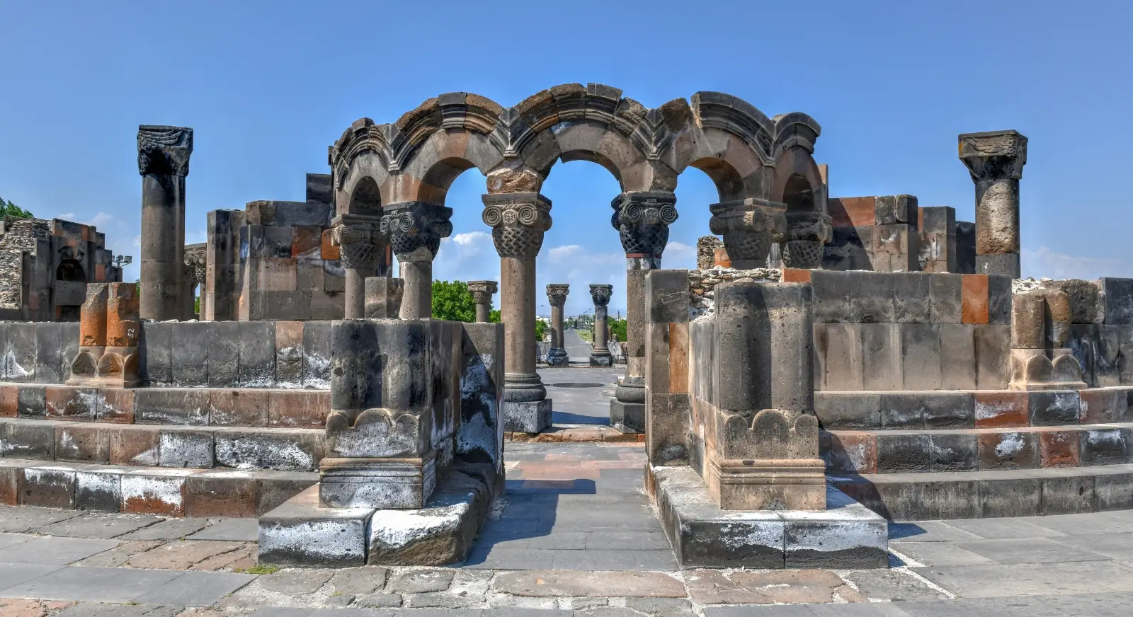 Ruins-of-Temple-of-Zvartnots-2-IML-Travel