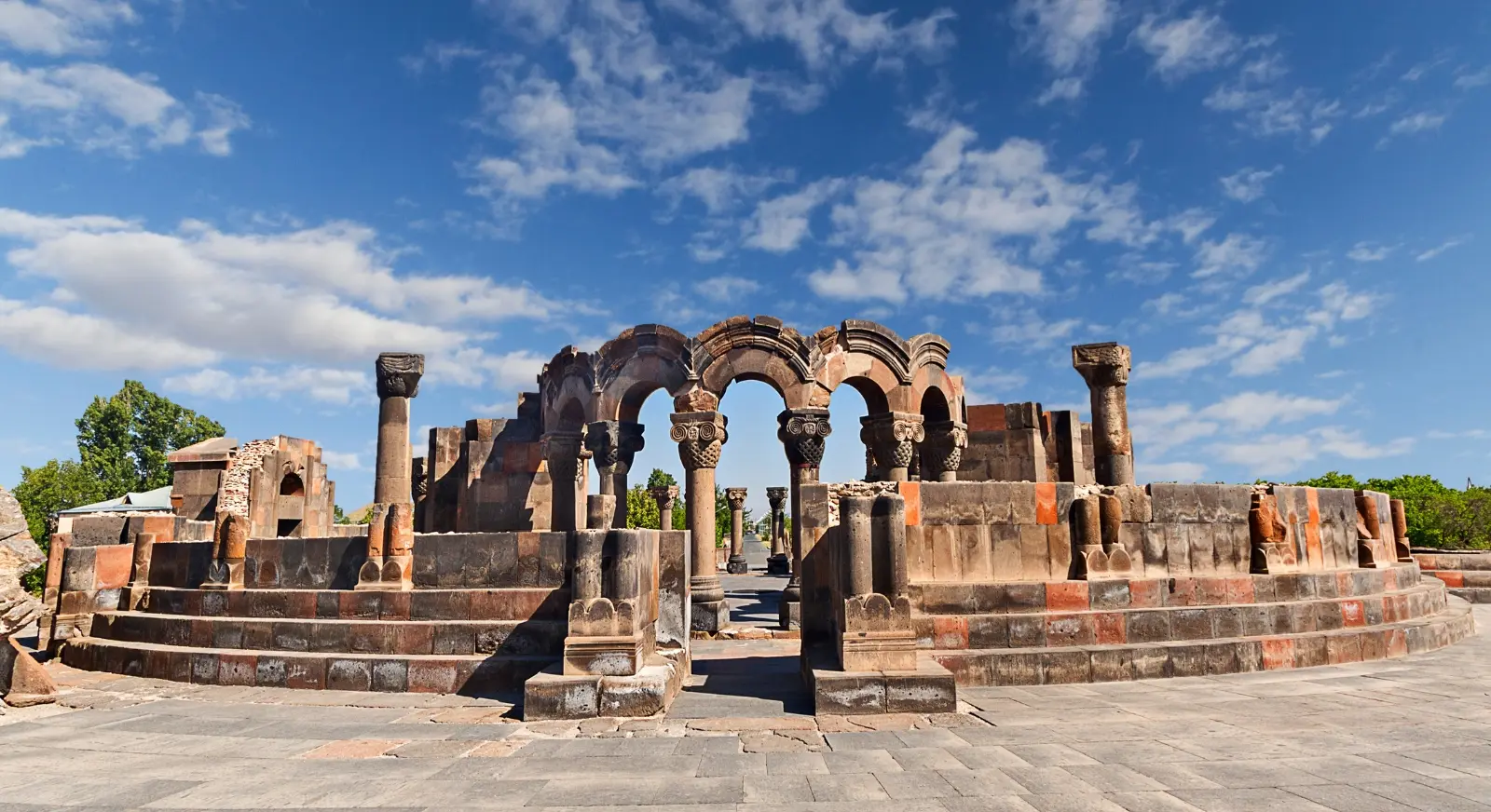 Ruins-of-Temple-of-Zvartnots-IML-Travel