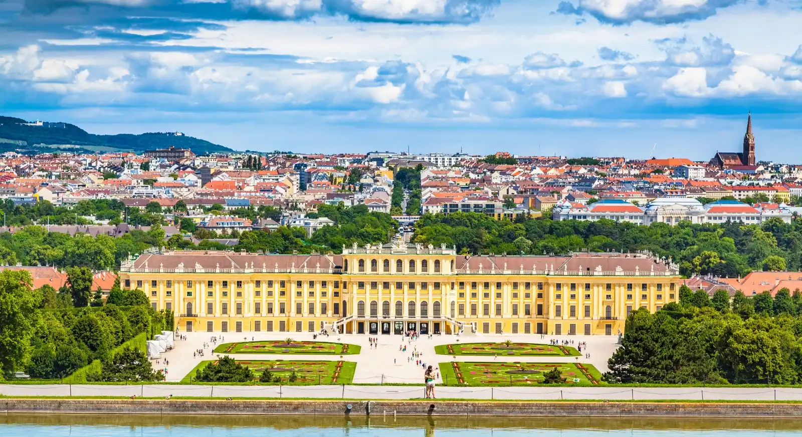 Schonbrunn-Palace-in-Vienna-IML-Travel