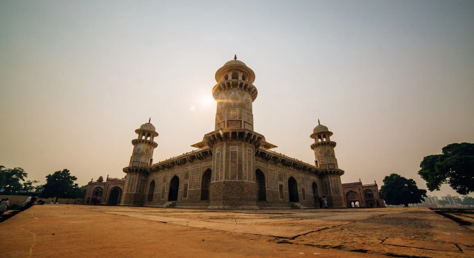 Side-View-Itmad-ud-Daula-Mausoleum-Agra-IML-Travel