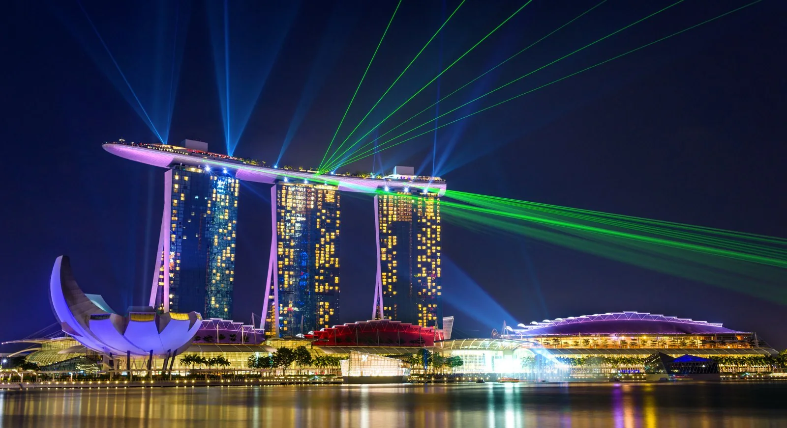 Side-View-Marina-Bay-Sands-Singapore-IML-Travel