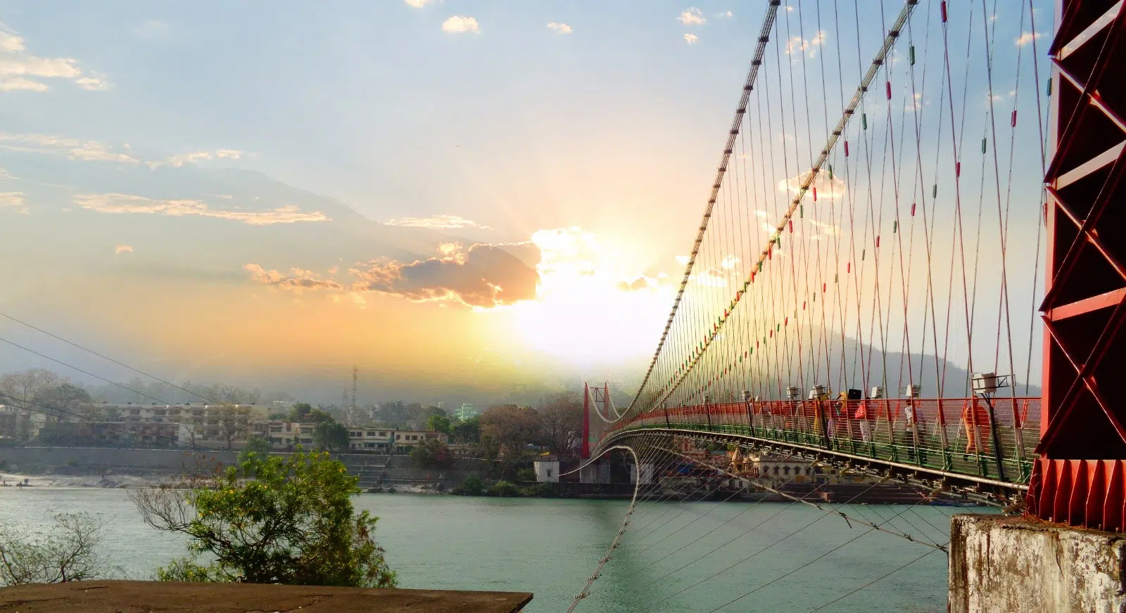 Sunset-Lakshman-Jhula-Rishikesh-IML-Travel