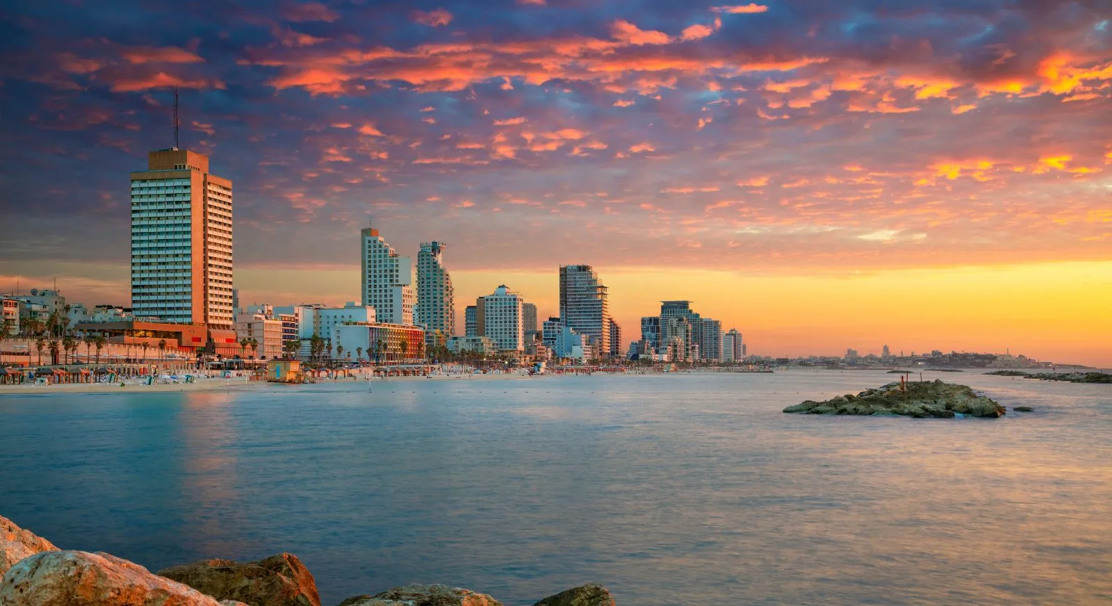 Sunset-View-Aviv-Beach-Israel-IML-Travel.