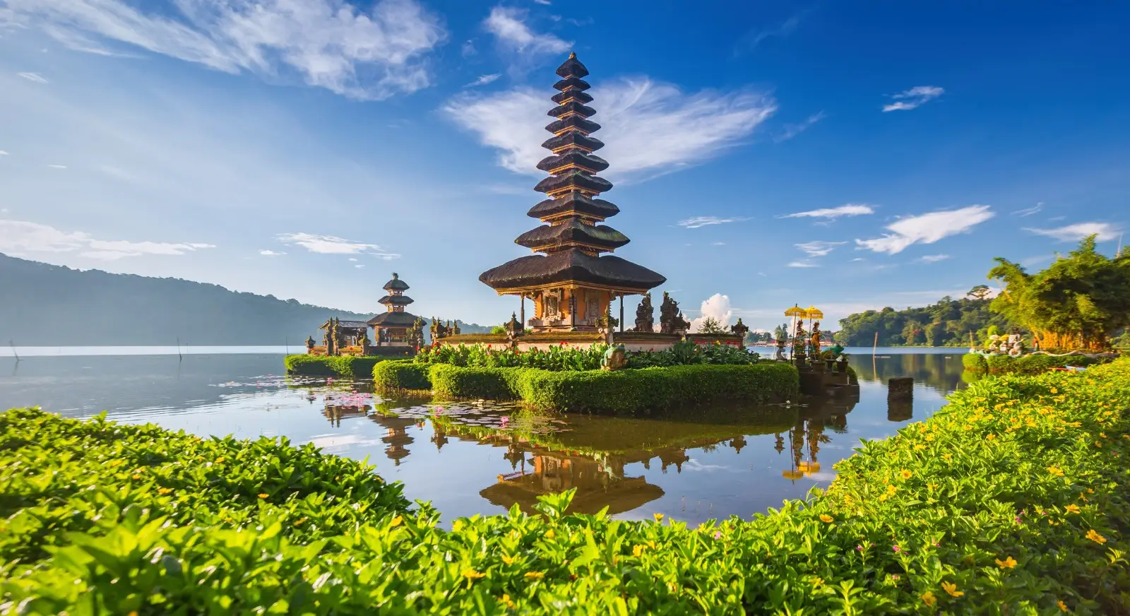 Ulun-Danu-Beratan-Temple-Bali-IML-Travel