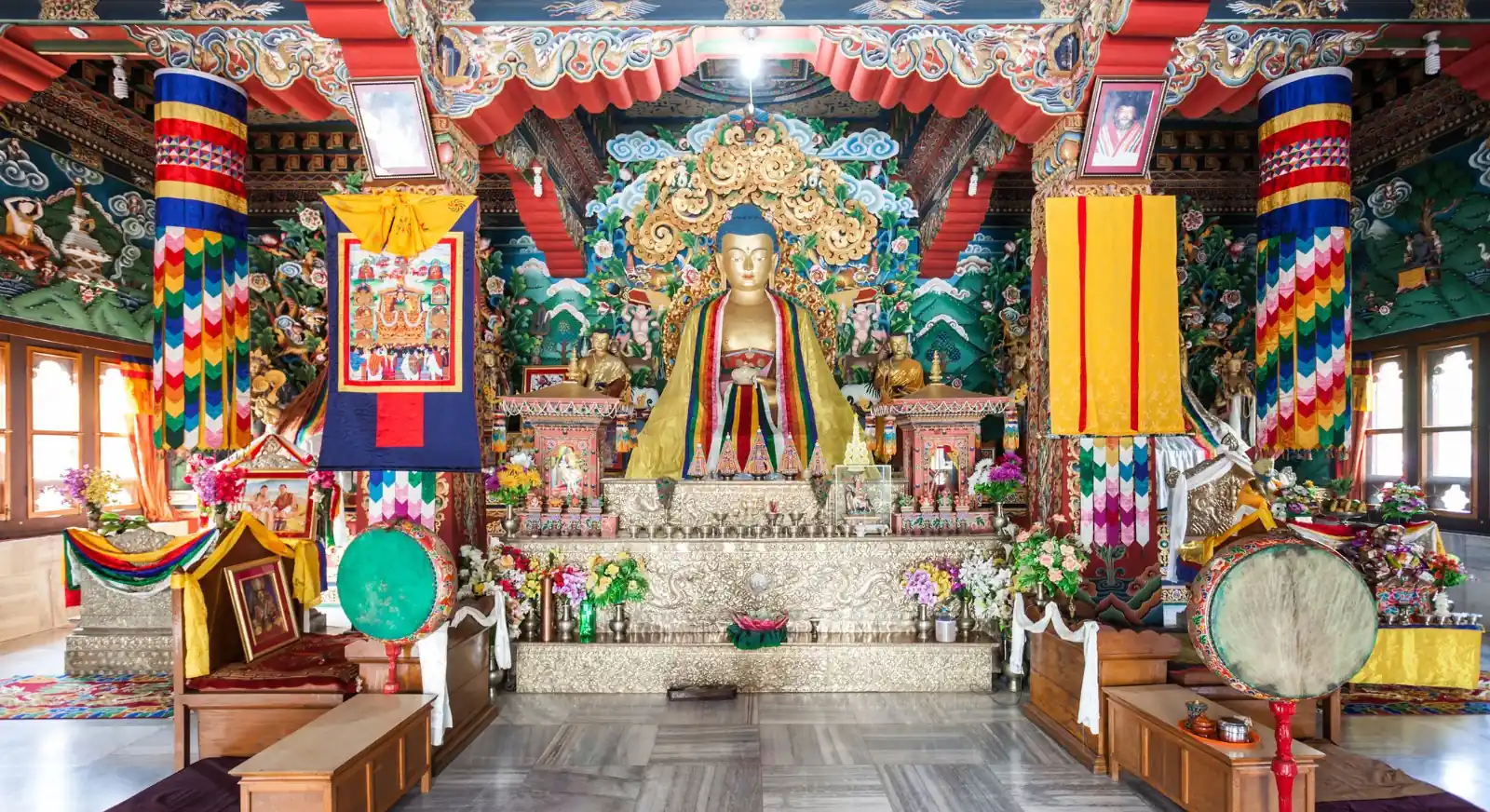inner-view-_of-Mahabodhi-Temple-Bodh-Gaya-IML-Travel