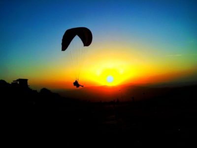 7-Incredible-Paragliding-Destinations-in-India-800x600-iml-travels-www.imltravel.com (5)