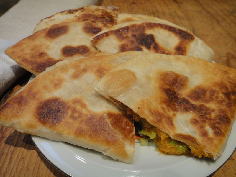 Egyptian-Cuisine-Baladi-Bread-IML-Travel