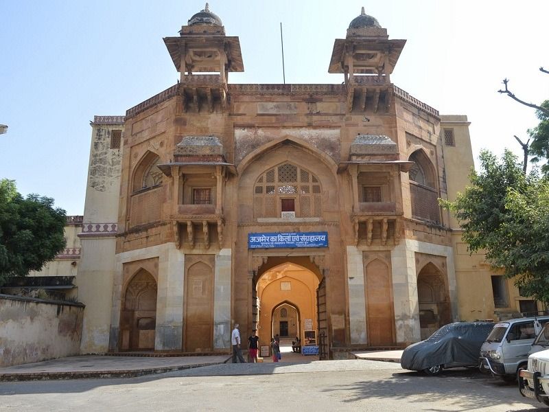 Akbari-Palace-and-museum-ajmer-IML-Travel